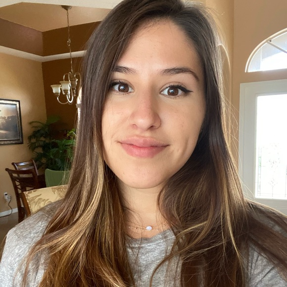 Meet your Posher, Jeslene - Picture 1 of 2